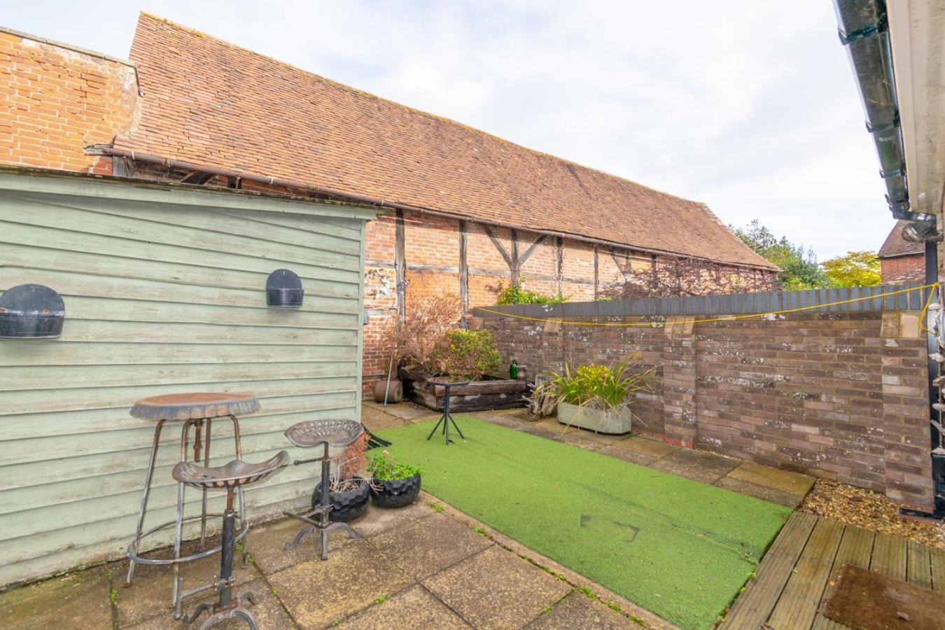 Stylish 2 Bedrooms Cosy & Bright Cottage, Pet Friendly, Sleeps 5, Titchfield Village - Summer Special Offer!! - By Blue Puffin Stays Bagian luar foto