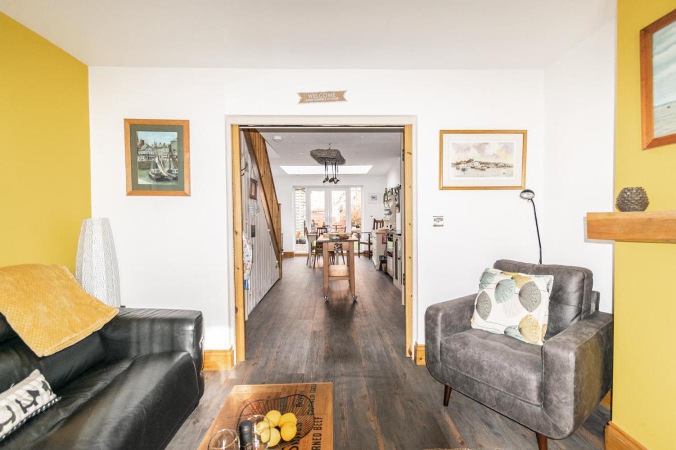 Stylish 2 Bedrooms Cosy & Bright Cottage, Pet Friendly, Sleeps 5, Titchfield Village - Summer Special Offer!! - By Blue Puffin Stays Bagian luar foto